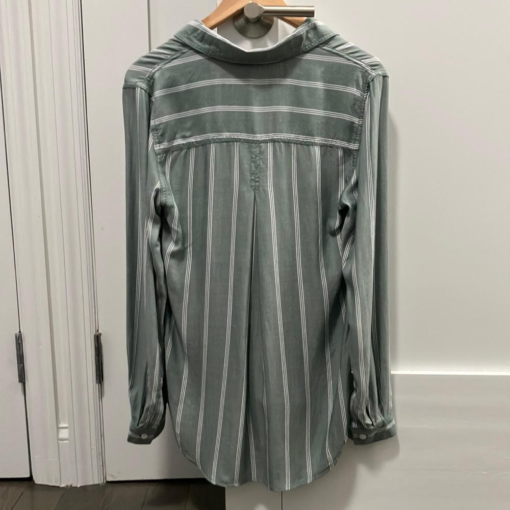 NWT beachlunchlounge Striped Button Down Shirt Size XS - Picture 3 of 6